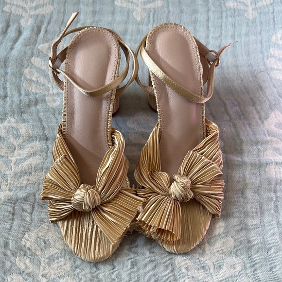 Shoes - Elegant Gold Women's Heels